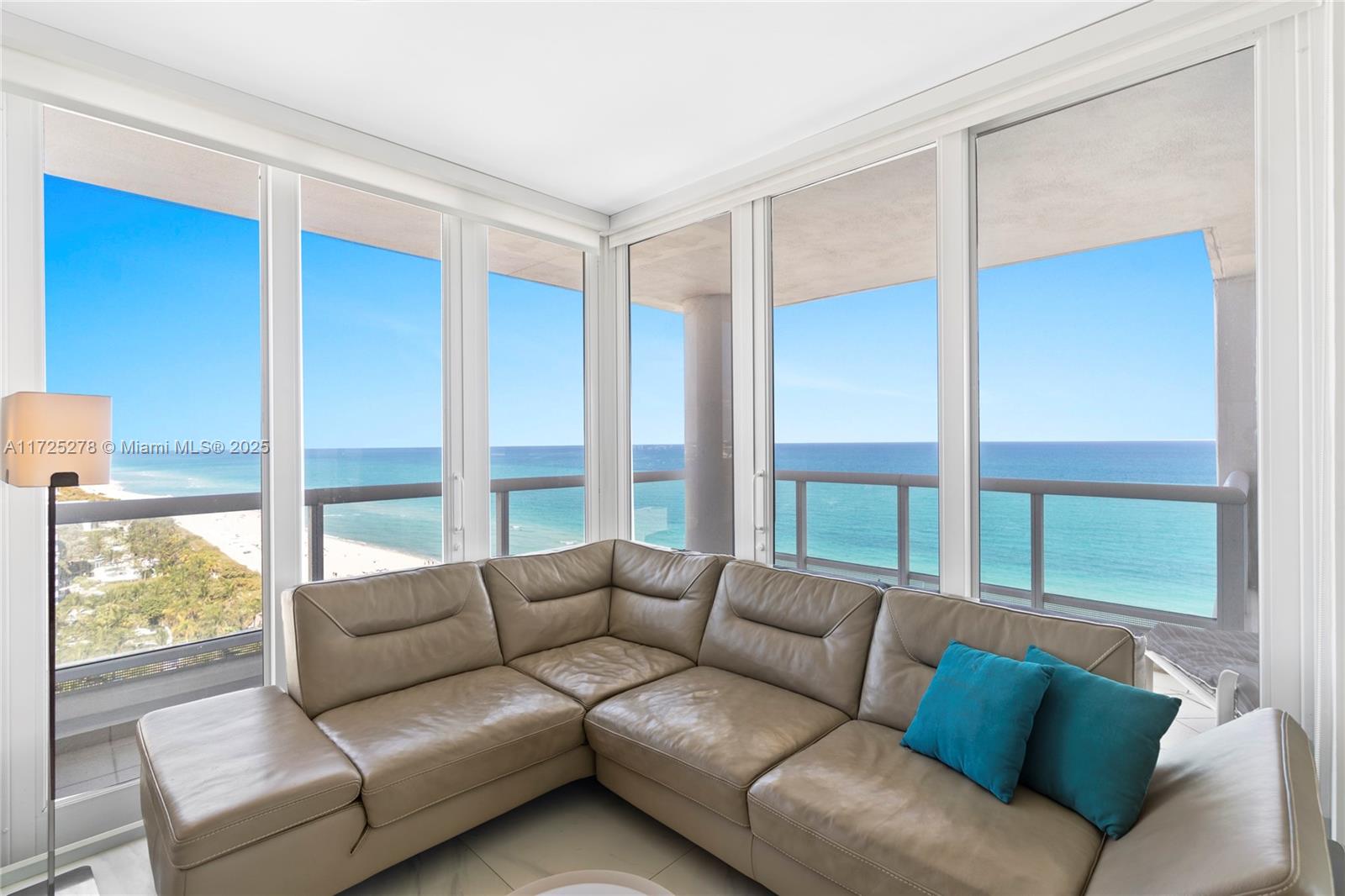 LA TOUR CONDO - Residential