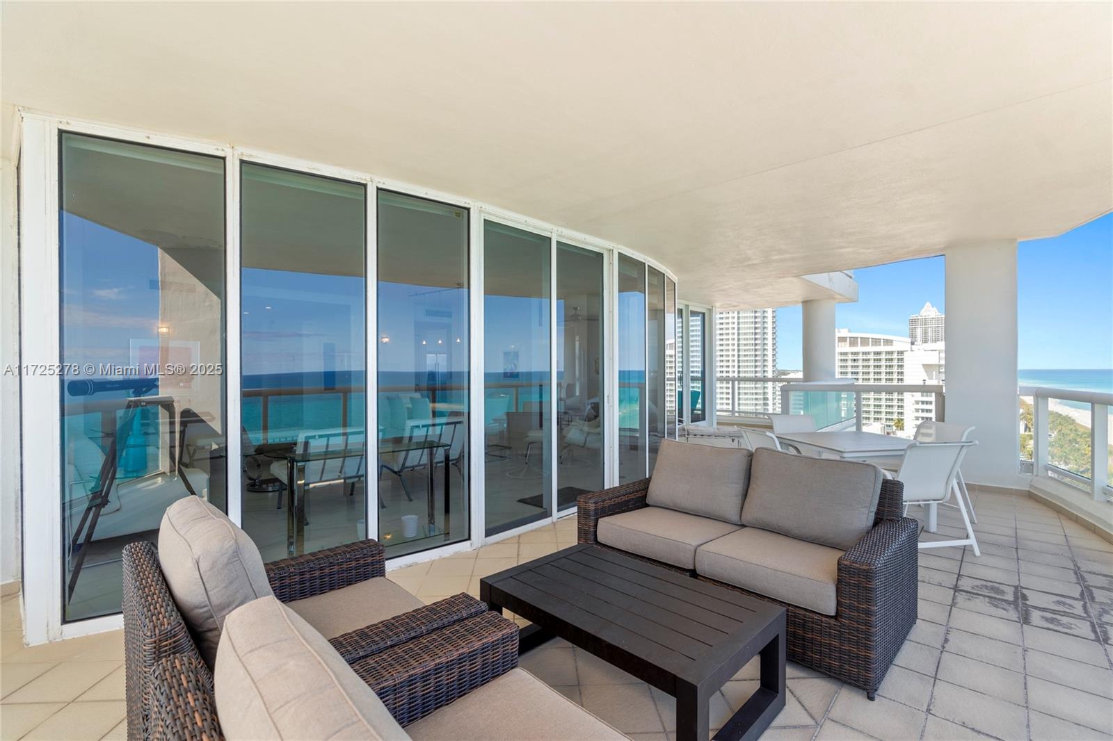 LA TOUR CONDO - Residential