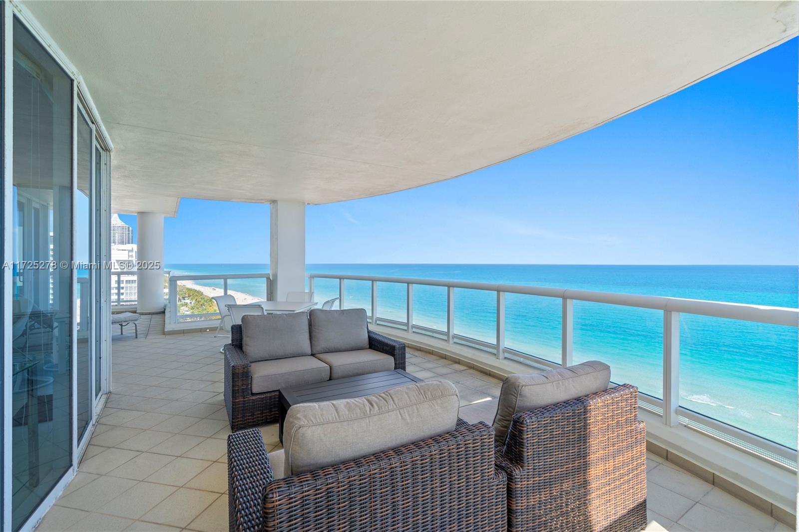 LA TOUR CONDO - Residential