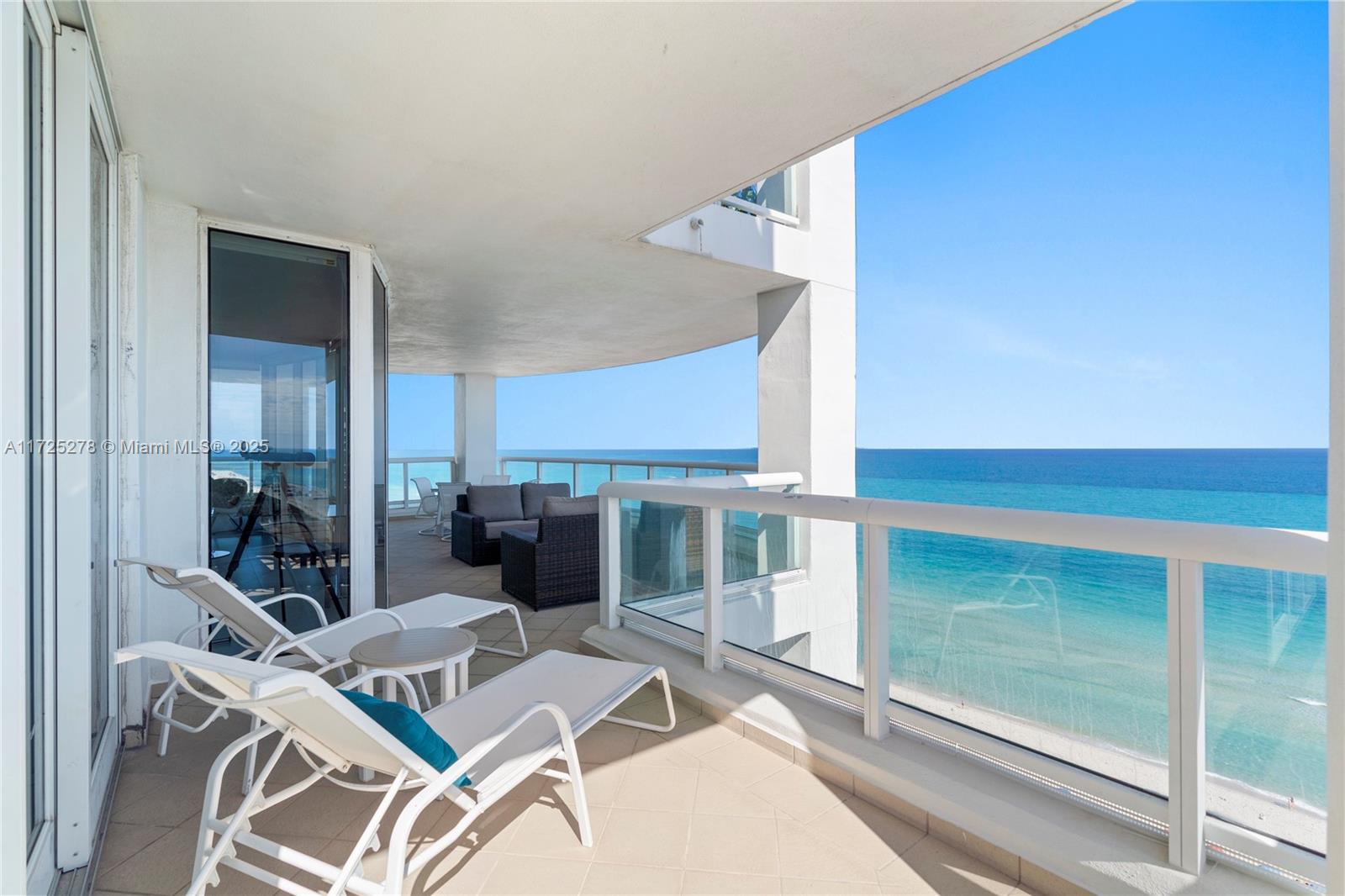 LA TOUR CONDO - Residential