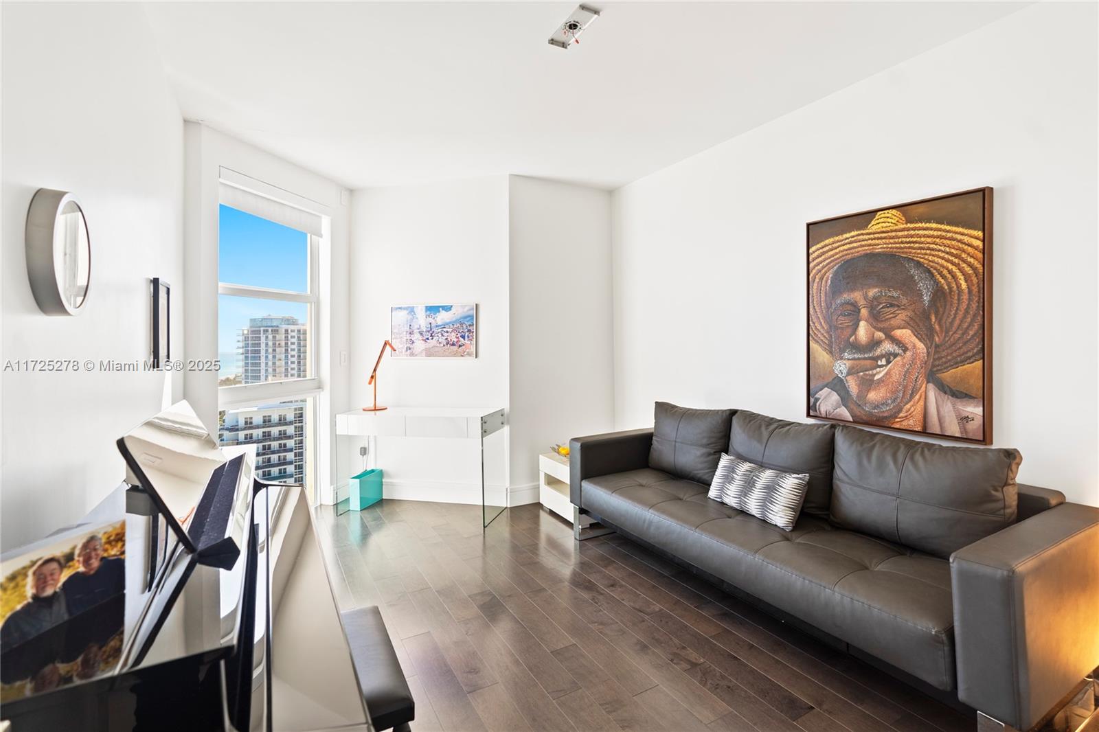 LA TOUR CONDO - Residential