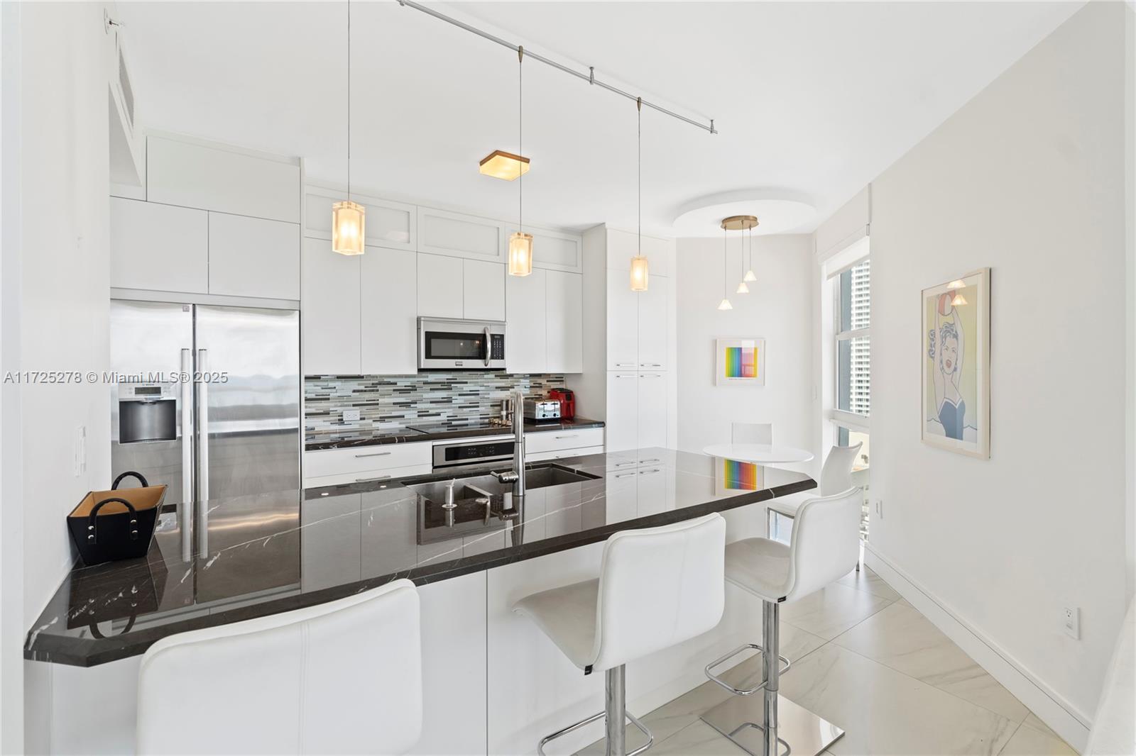 LA TOUR CONDO - Residential