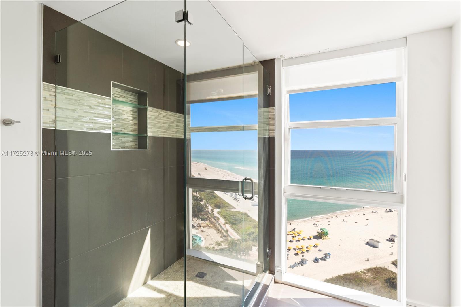 LA TOUR CONDO - Residential