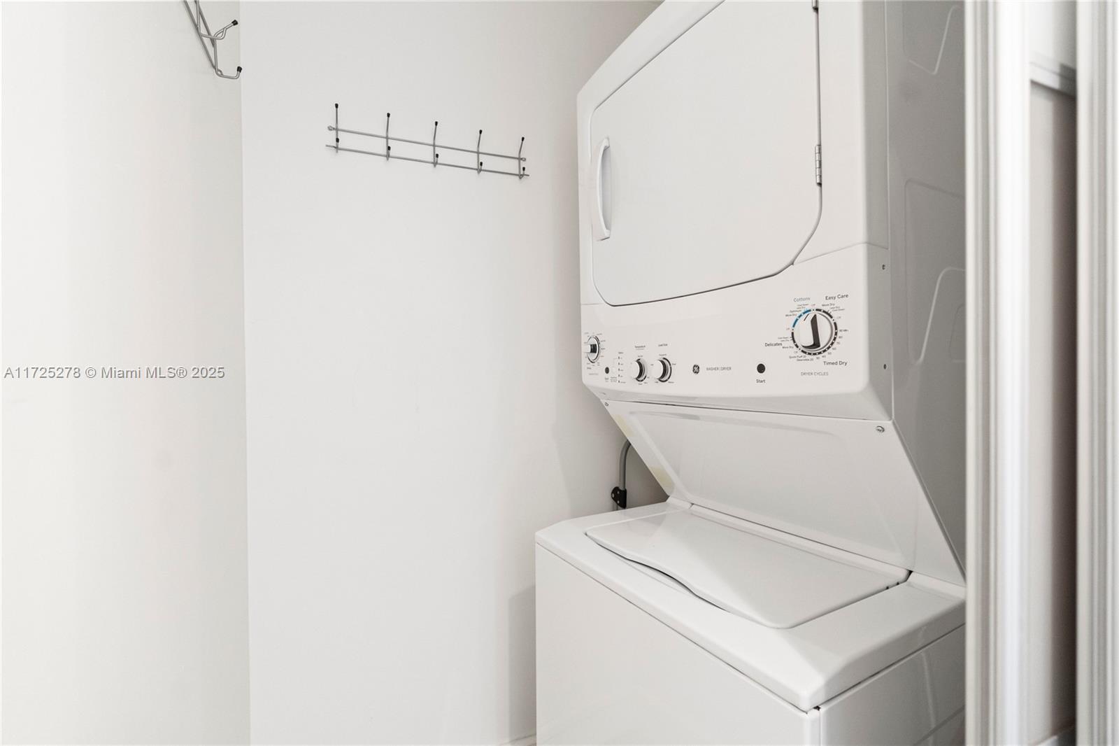 LA TOUR CONDO - Residential