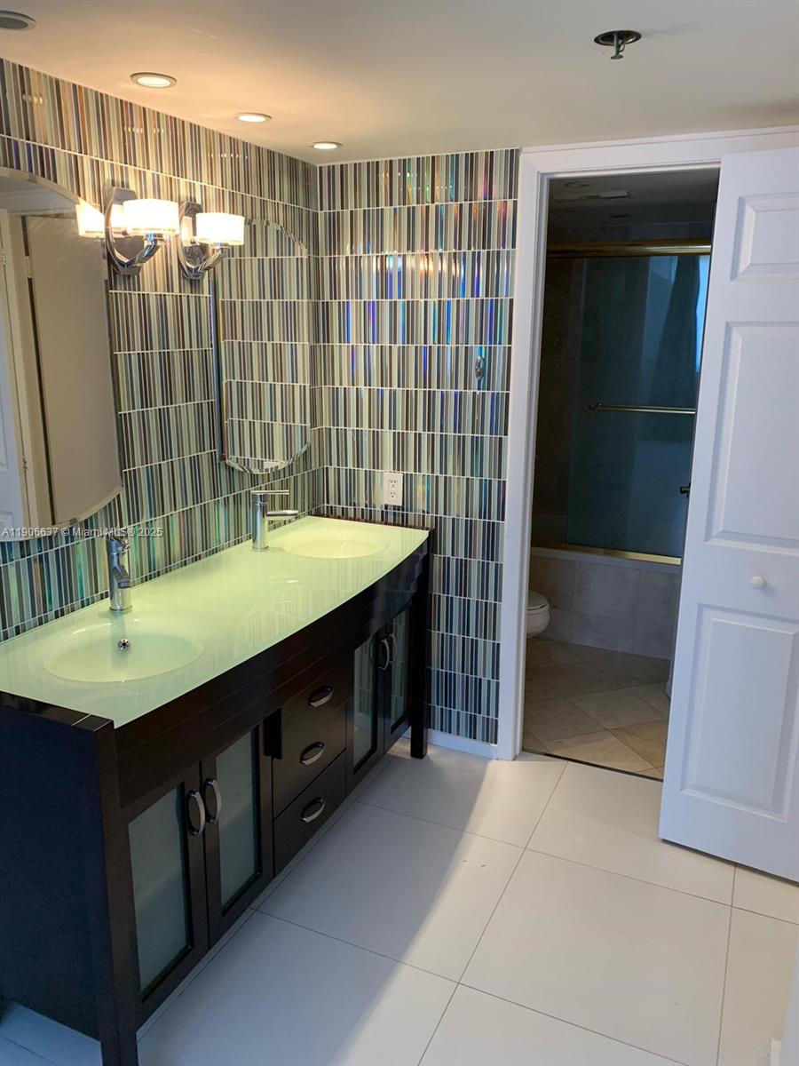 BRICKELL KEY II CONDO - Residential Lease