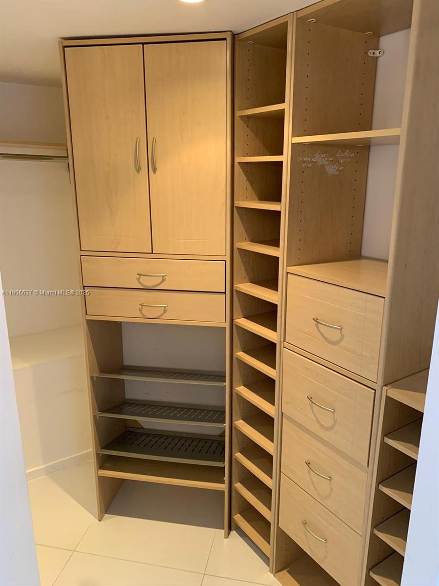 BRICKELL KEY II CONDO - Residential Lease