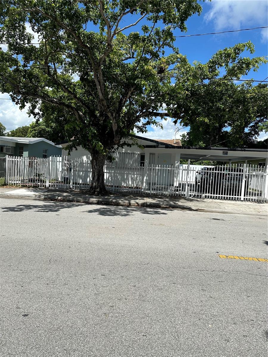 17926 SW 104th Ave, Miami, FL, 33157/$630,000 4 17926 SW 104th Ave