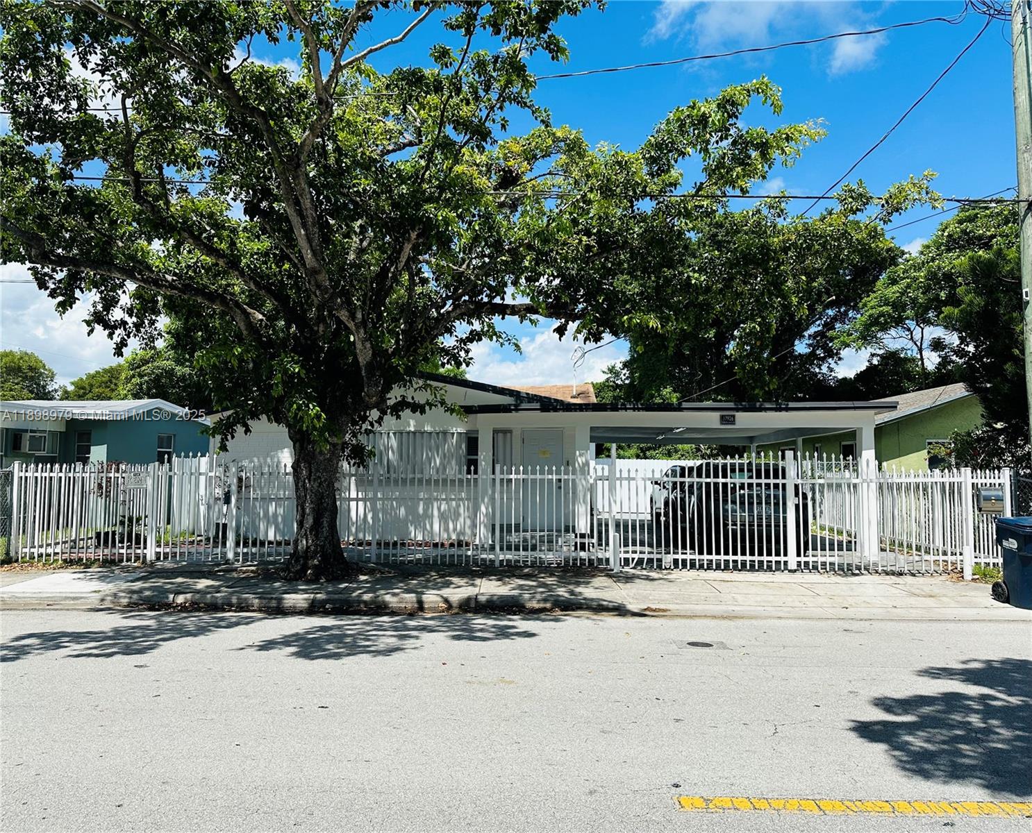 17926 SW 104th Ave, Miami, FL, 33157/$630,000 1 17926 SW 104th Ave
