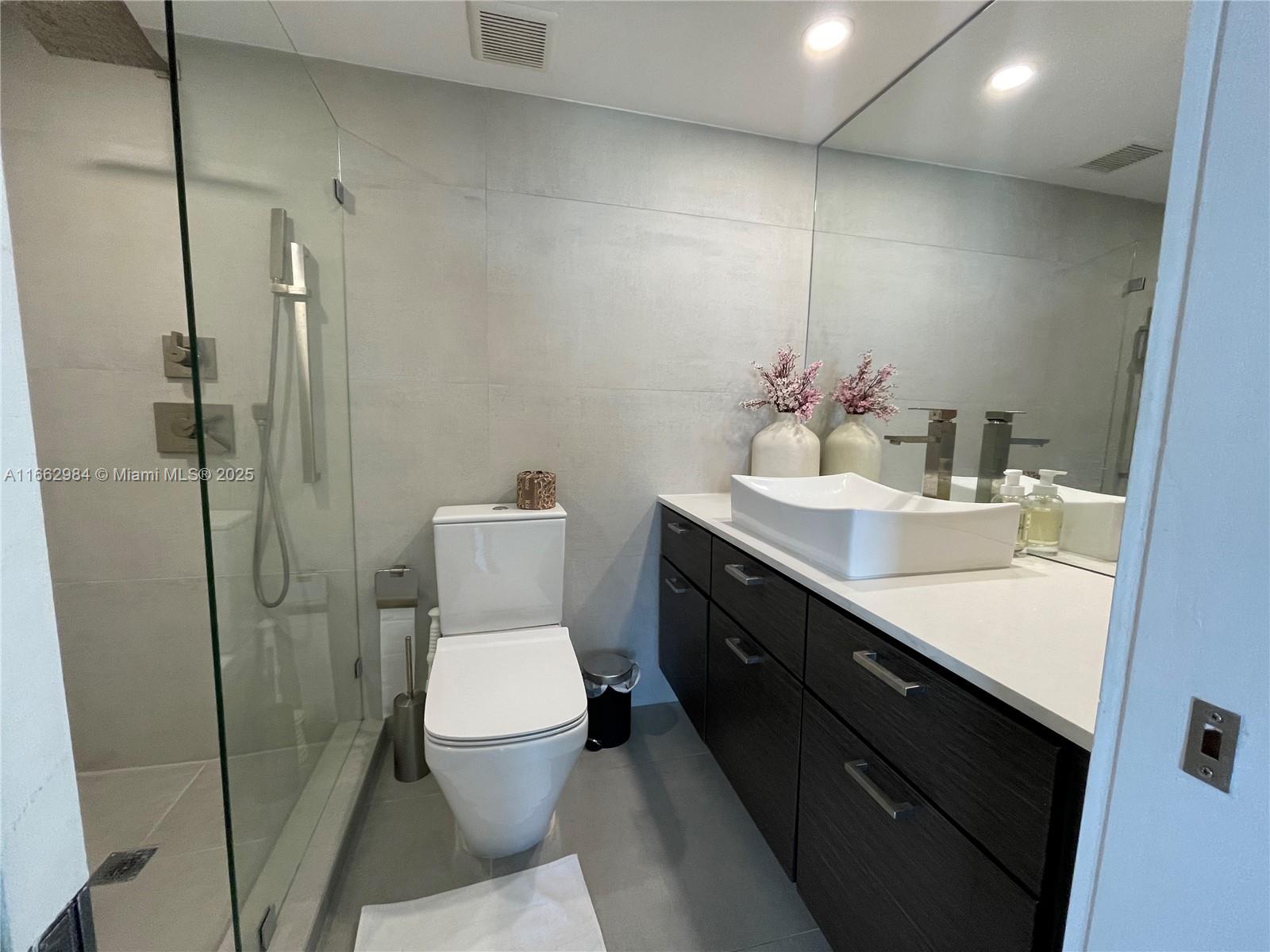 THE GRANDVIEW CONDO - Residential