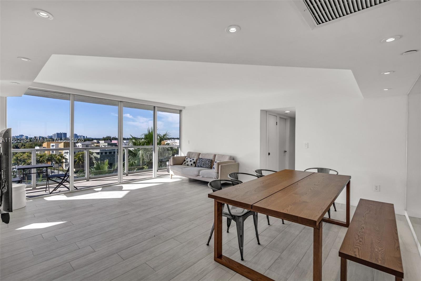THE GRANDVIEW CONDO - Residential