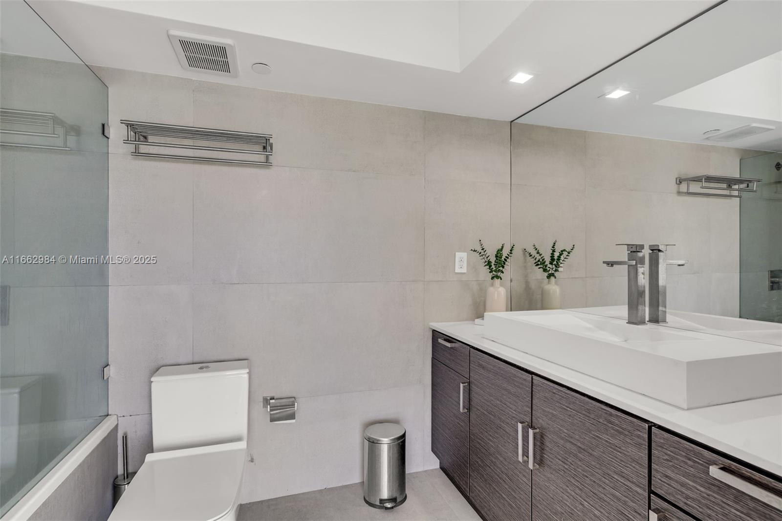 THE GRANDVIEW CONDO - Residential