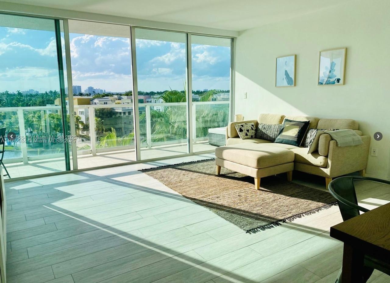 THE GRANDVIEW CONDO - Residential