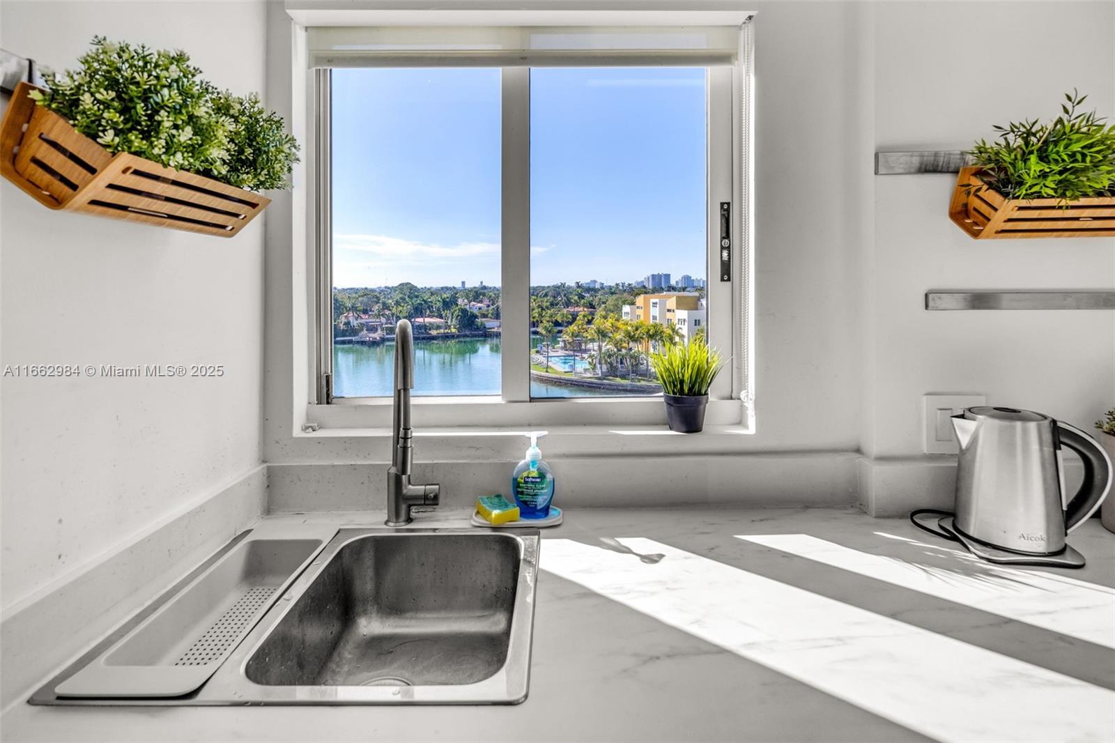 THE GRANDVIEW CONDO - Residential