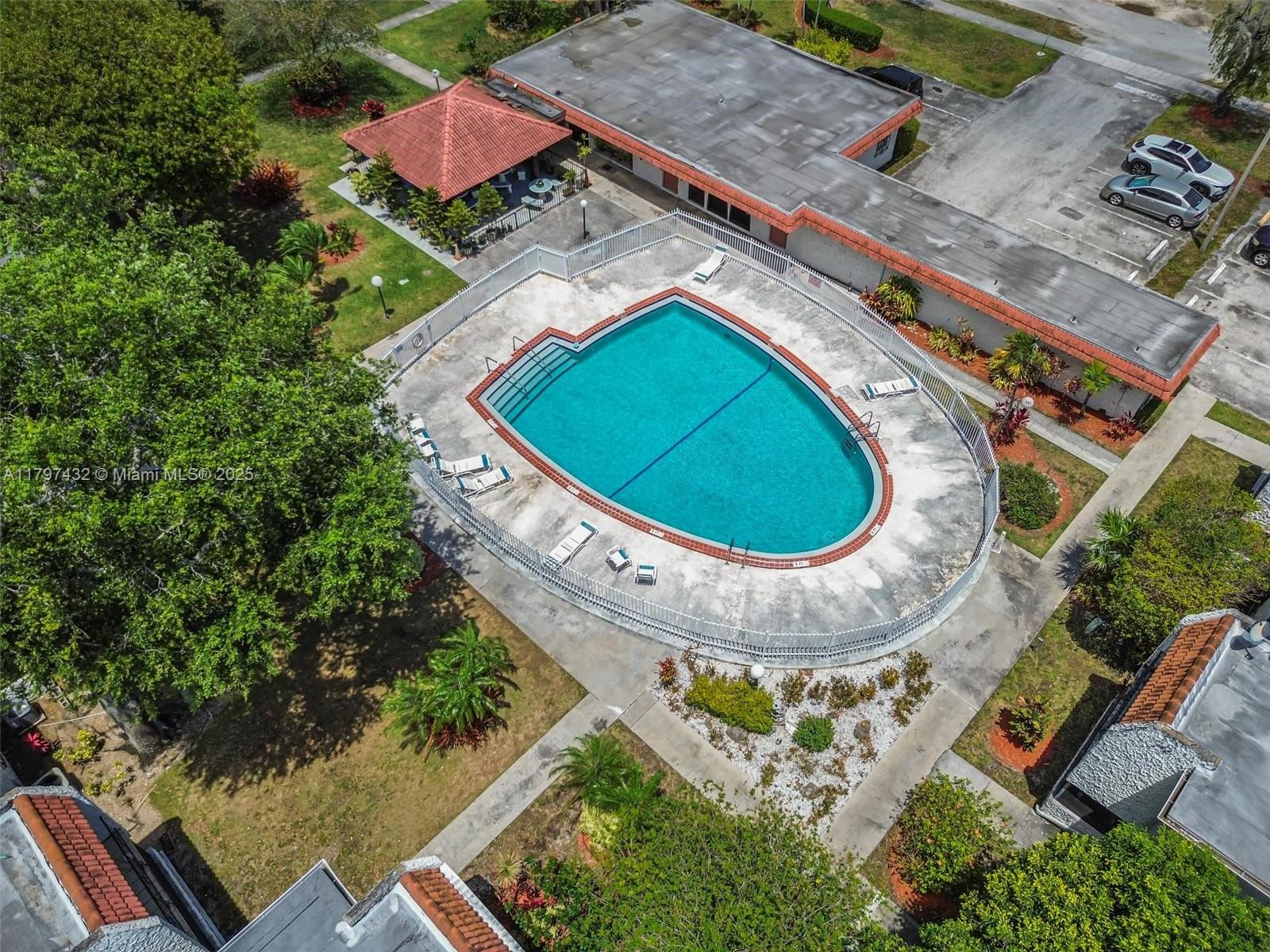 CASA GRANADA CONDO - Residential
