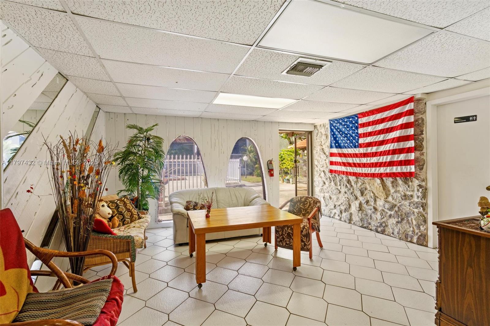 CASA GRANADA CONDO - Residential
