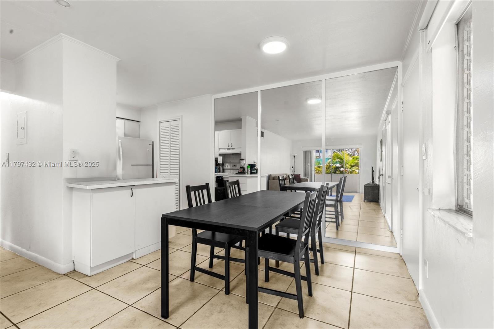 CASA GRANADA CONDO - Residential