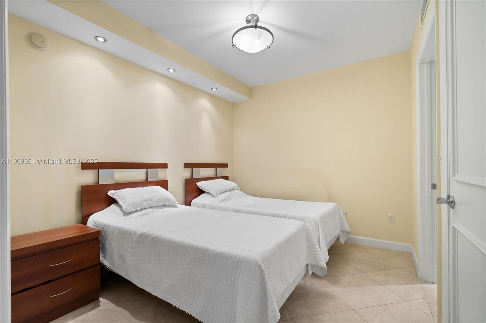 BEACH CLUB THREE CONDO - Residential