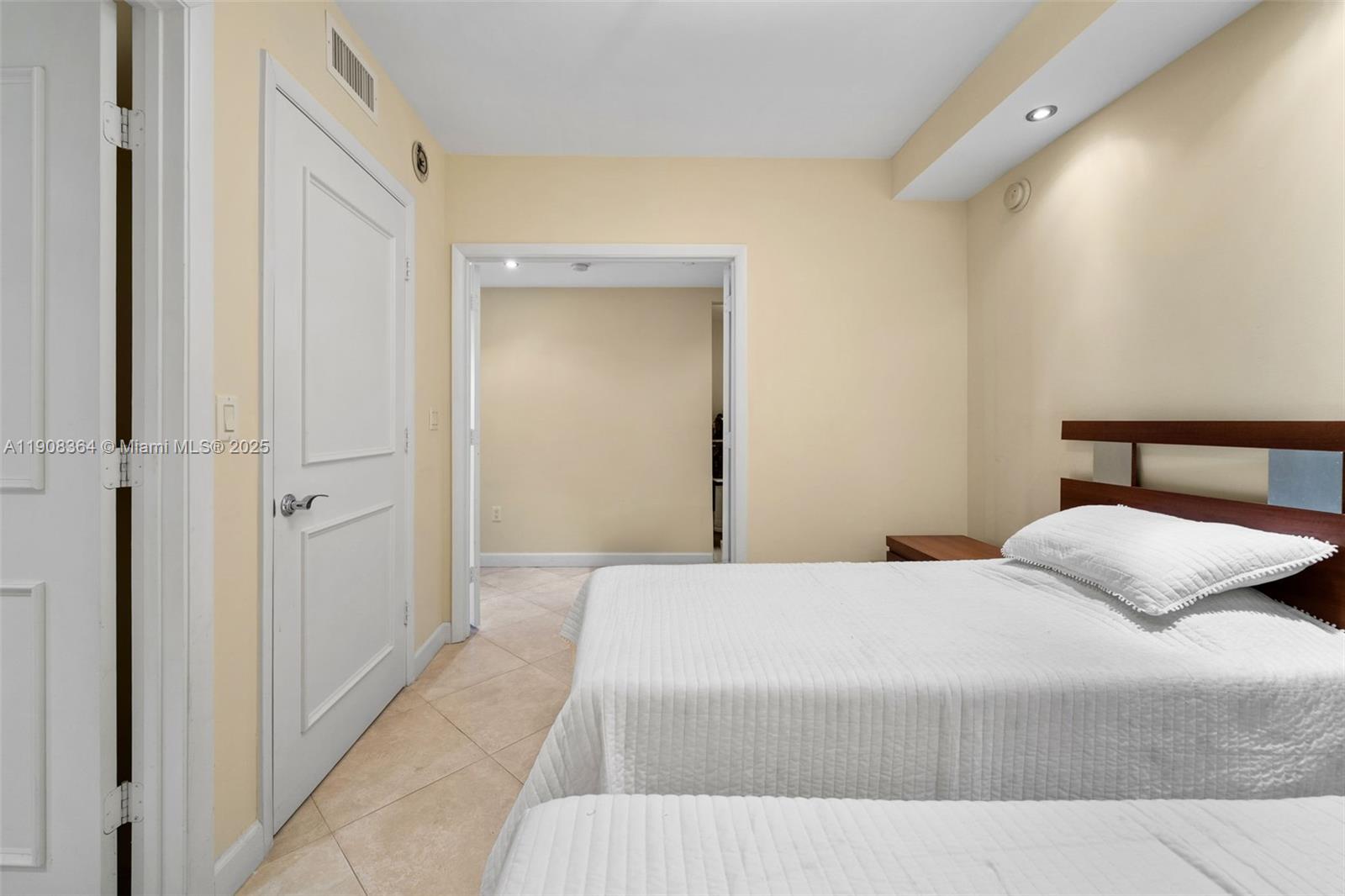 BEACH CLUB THREE CONDO - Residential