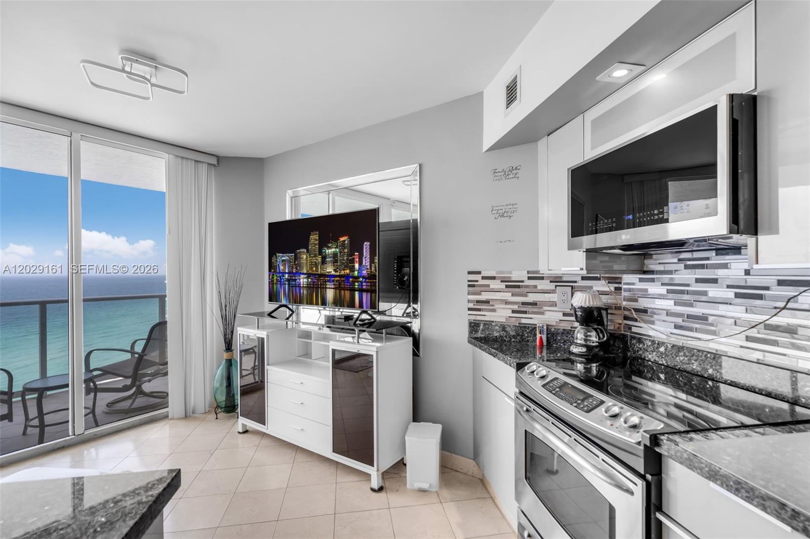 OCEANIA III CONDO - Residential