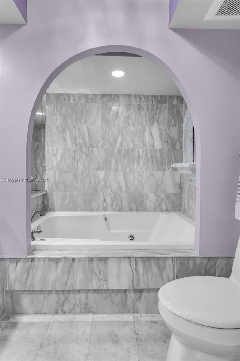 OCEANIA III CONDO - Residential