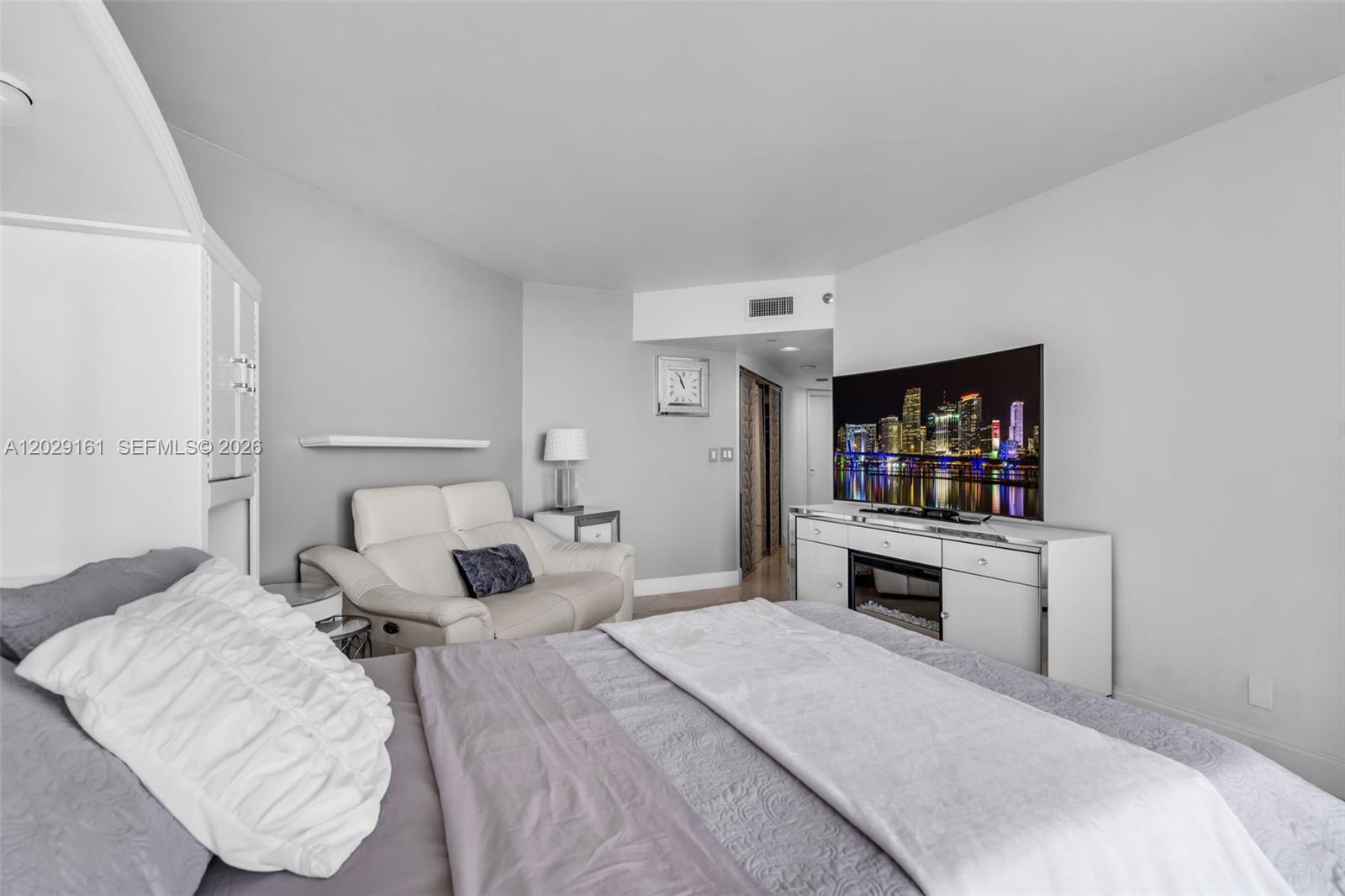 OCEANIA III CONDO - Residential