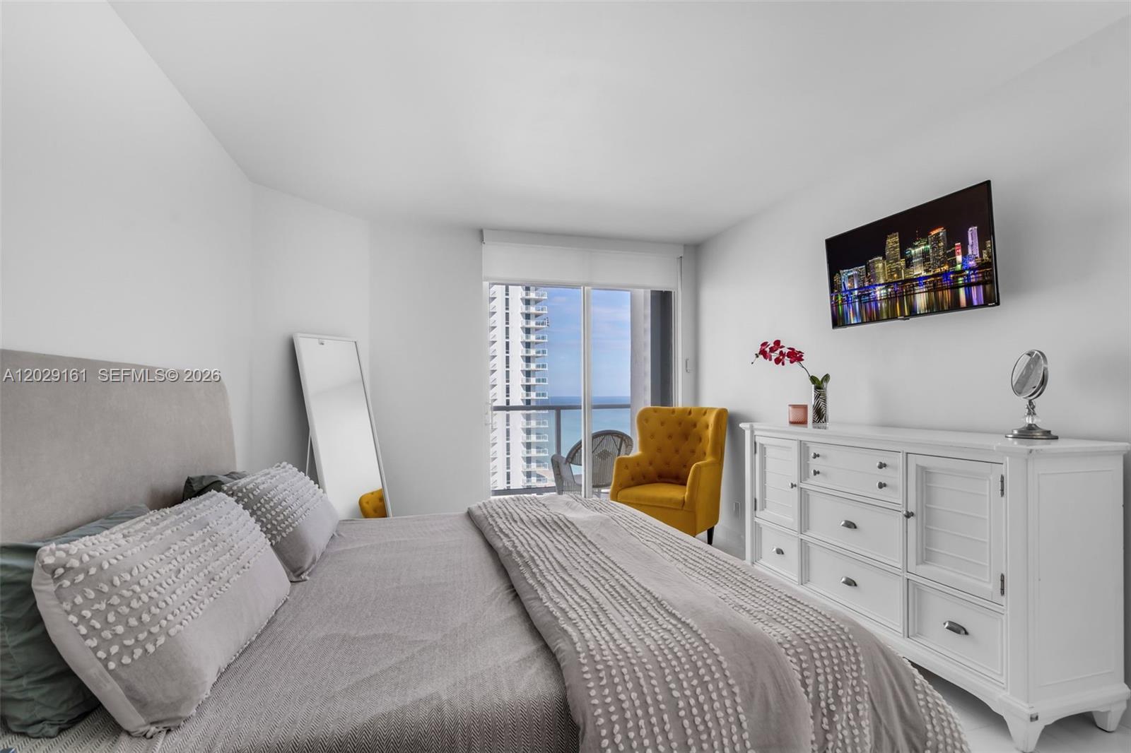 OCEANIA III CONDO - Residential