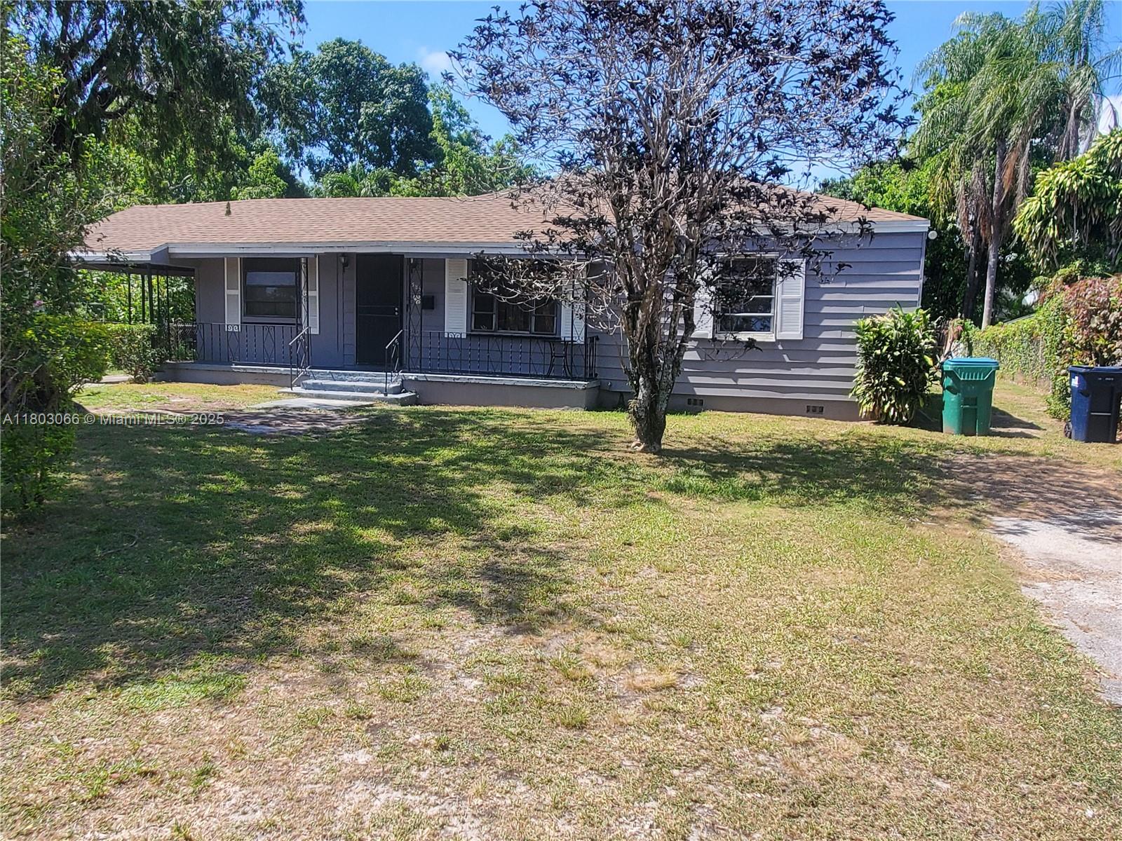 5855 Sw 61st St, Miami, Broward County, Florida - 3 Bedrooms  
1 Bathrooms - 