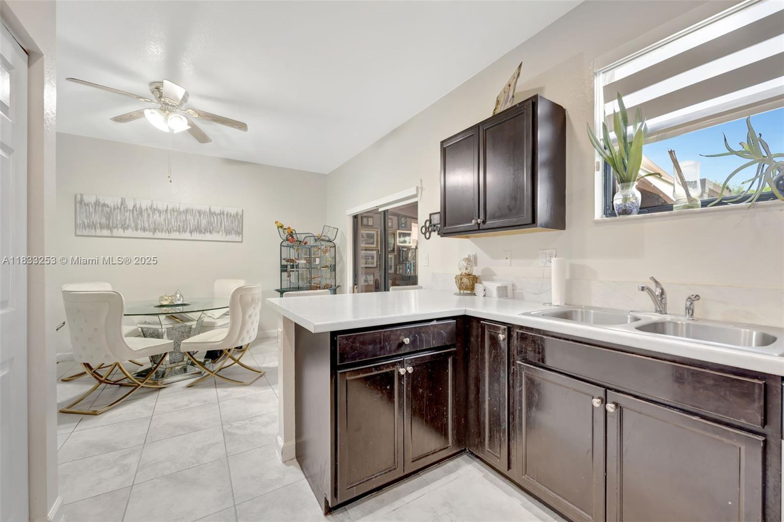 BAYWINDS OF GALAPAGOS FIR - Residential