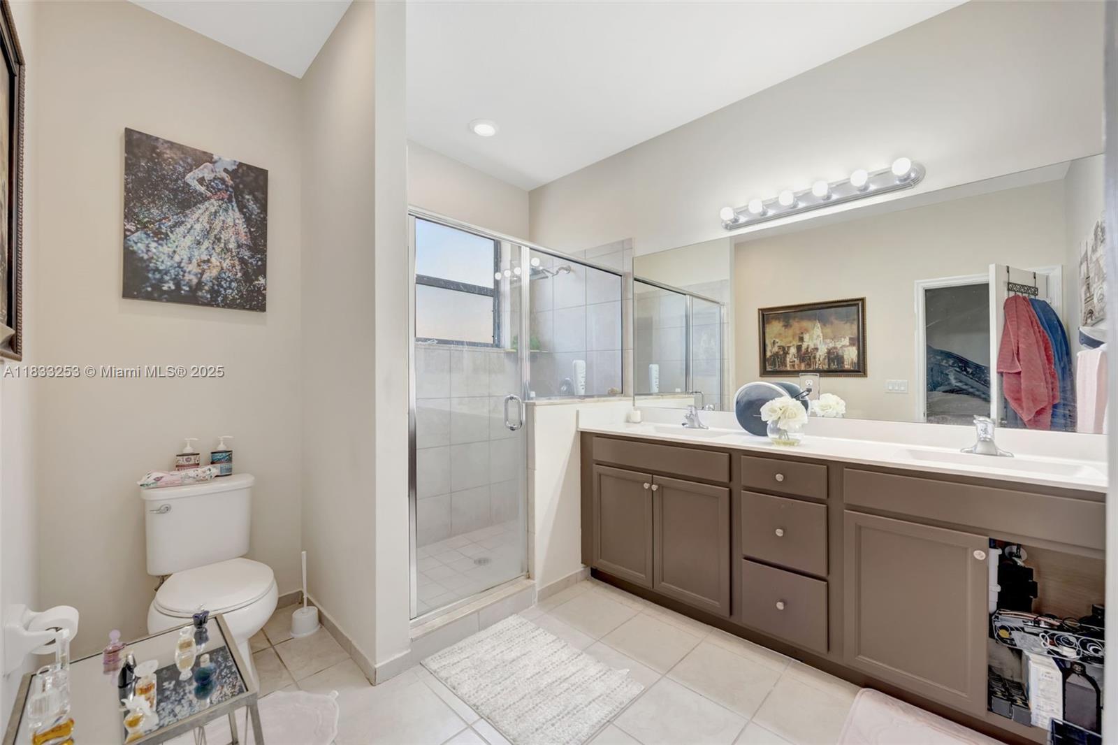 BAYWINDS OF GALAPAGOS FIR - Residential