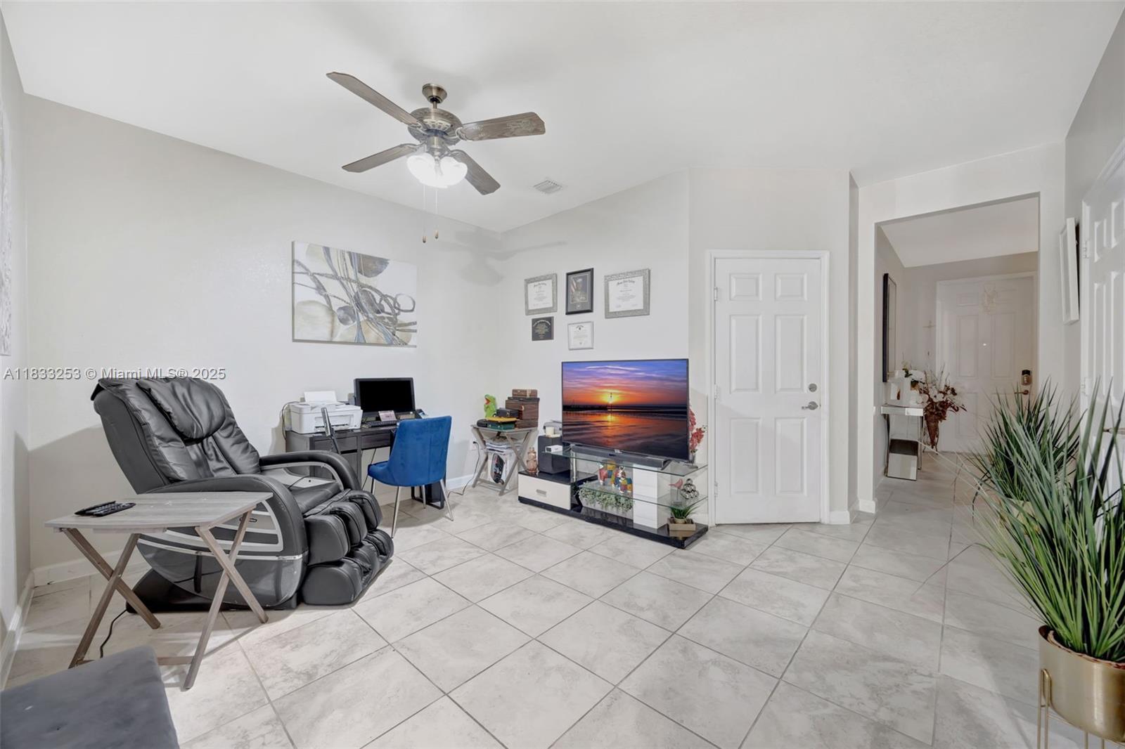 BAYWINDS OF GALAPAGOS FIR - Residential