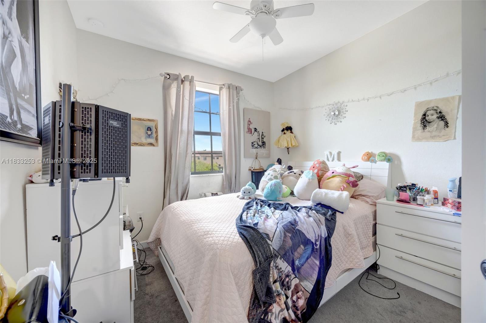 BAYWINDS OF GALAPAGOS FIR - Residential