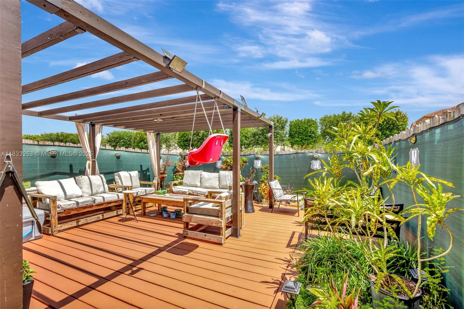 BAYWINDS OF GALAPAGOS FIR - Residential