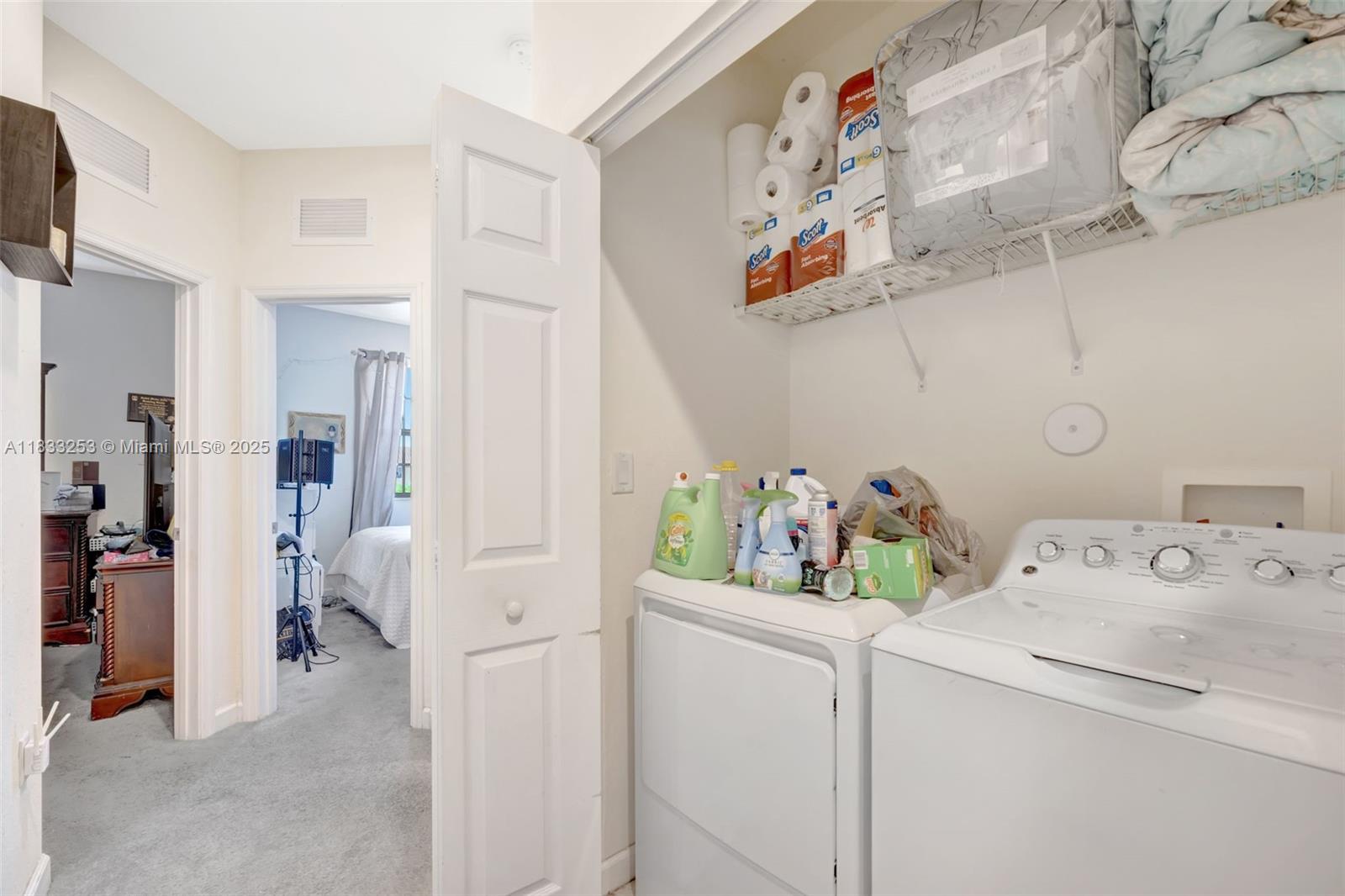 BAYWINDS OF GALAPAGOS FIR - Residential