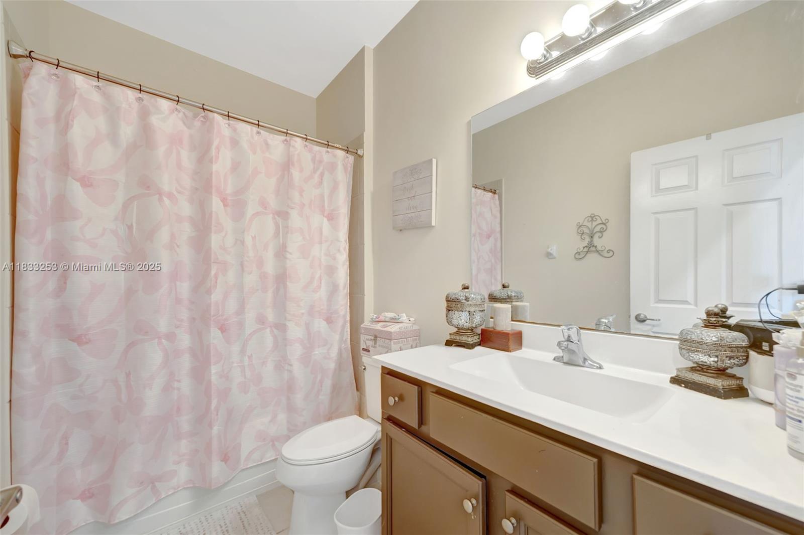 BAYWINDS OF GALAPAGOS FIR - Residential