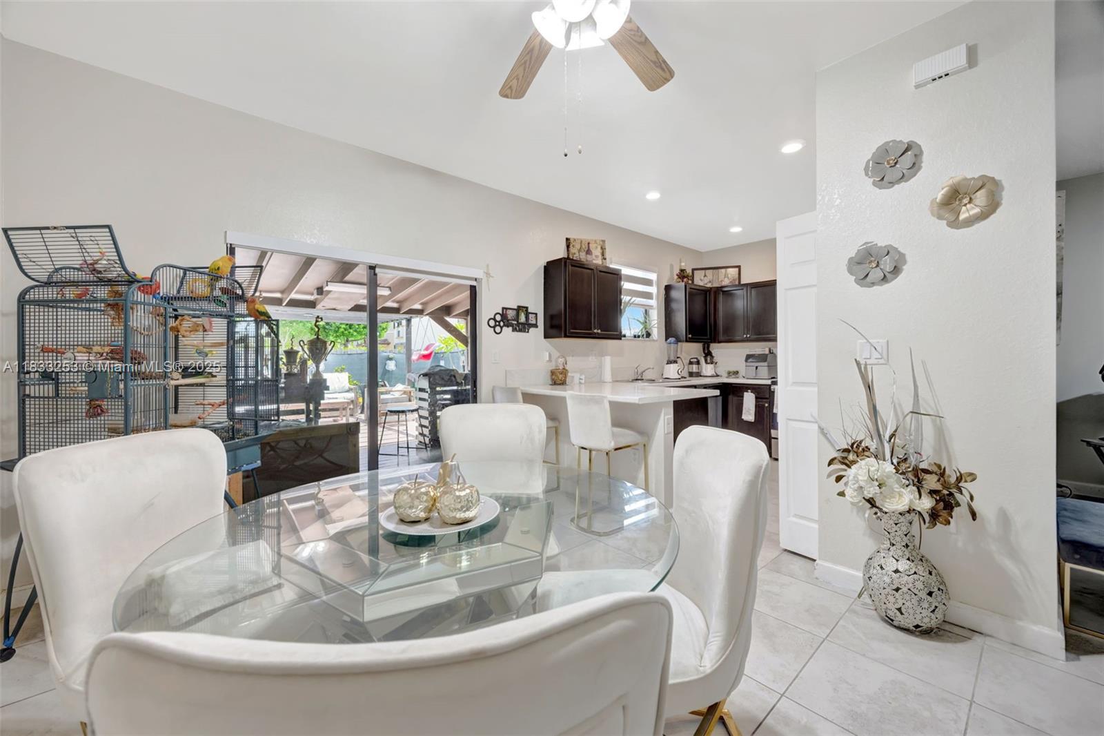 BAYWINDS OF GALAPAGOS FIR - Residential