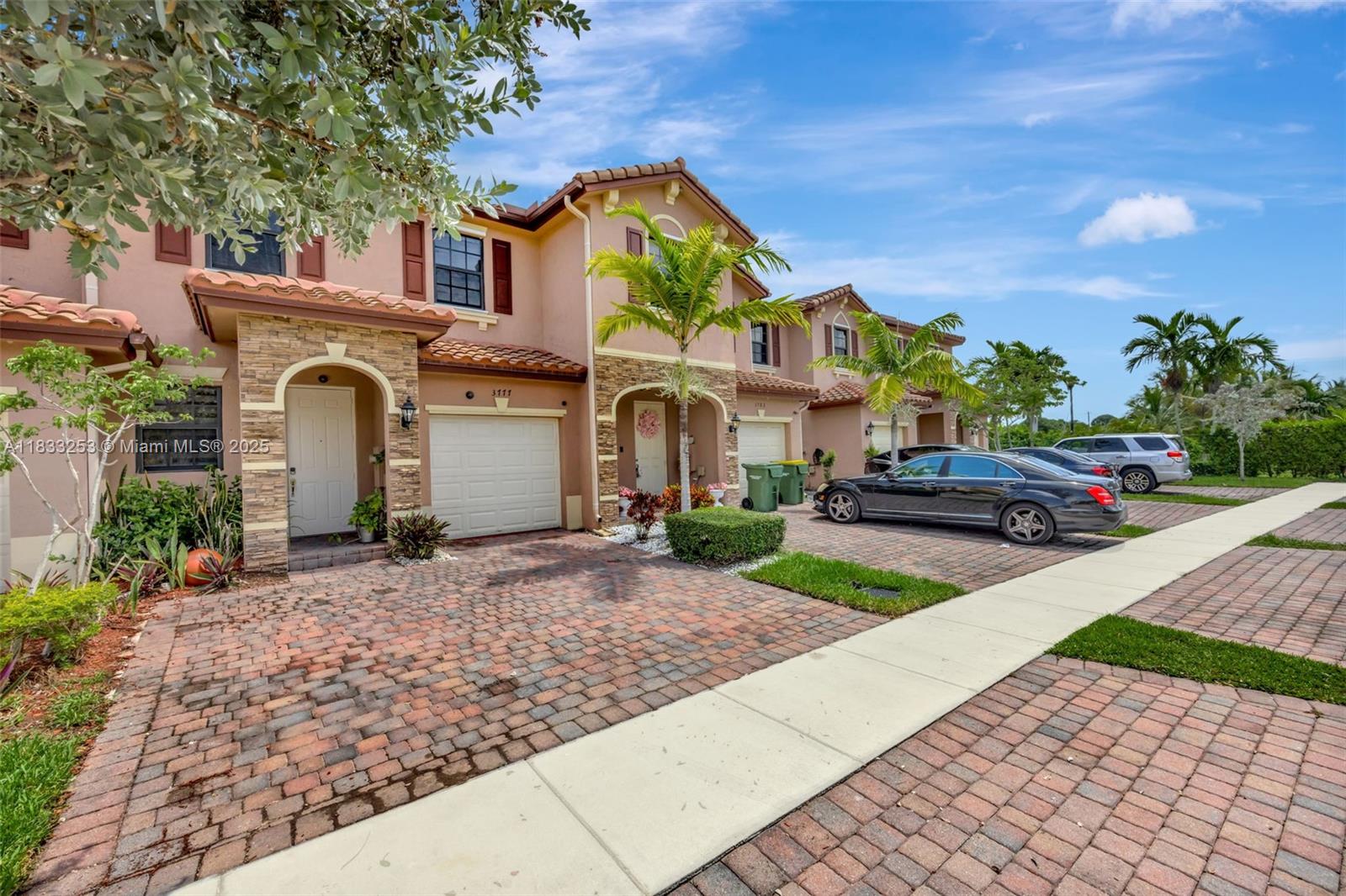 BAYWINDS OF GALAPAGOS FIR - Residential