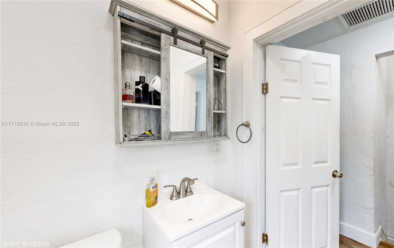 BOYNTON HEIGHTS - Residential Lease