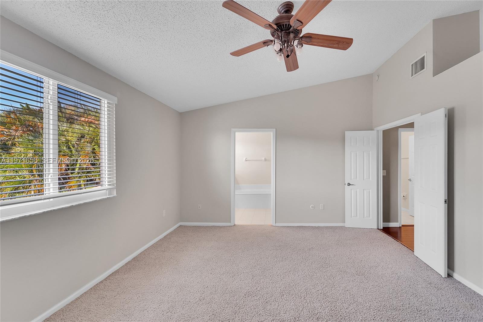 SUNSET PLAZA - Residential