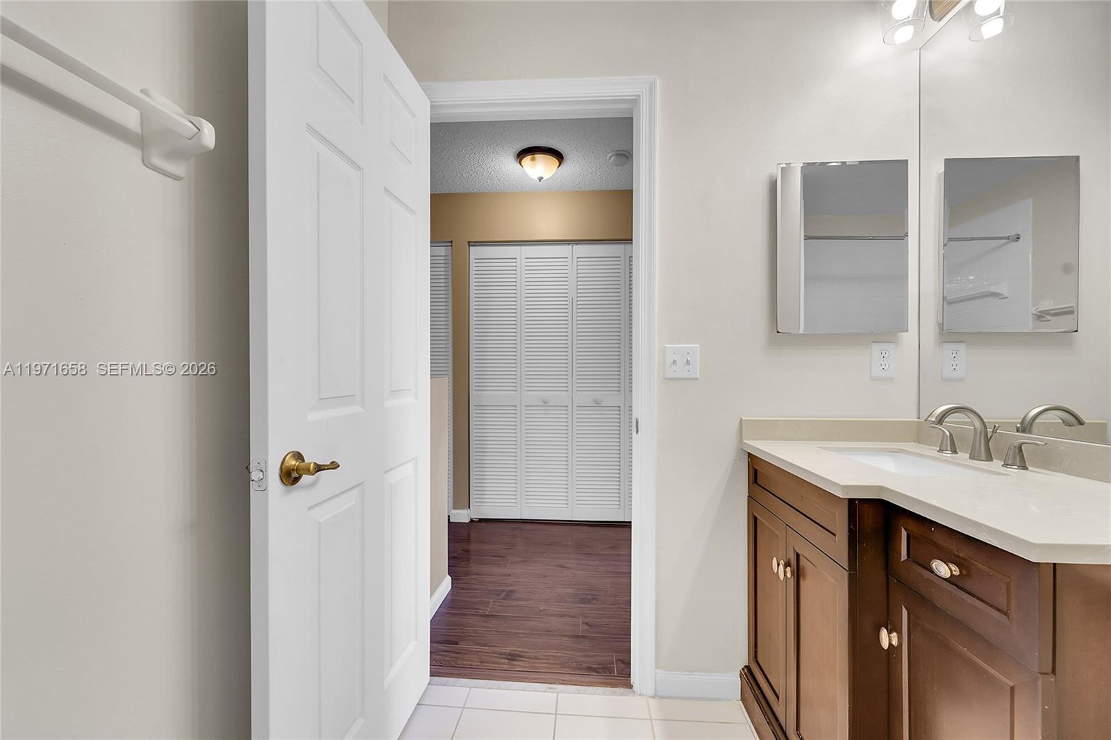 SUNSET PLAZA - Residential