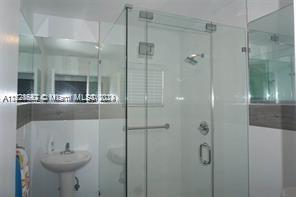 86 NW 33rd St