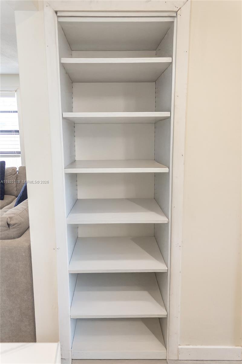 HOLLYWOOD PARK - Residential