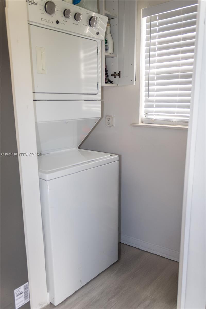 HOLLYWOOD PARK - Residential