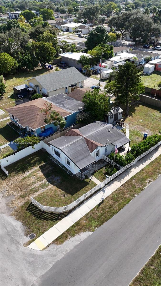 HOLLYWOOD PARK - Residential