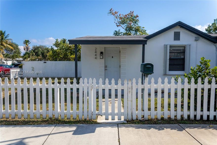 Beautifully remodeled property at 2444 Roosevelt St featuring a brand-new modern kitchen with updated cabinetry, countertops, and appliances, along with a fully renovated bathroom showcasing contemporary finishes. The home benefits from desirable multifamily zoning, offering excellent potential for additional units, rental income, or
multigenerational living. This versatile property is ideal for investors or buyers seeking both comfort and opportunity.