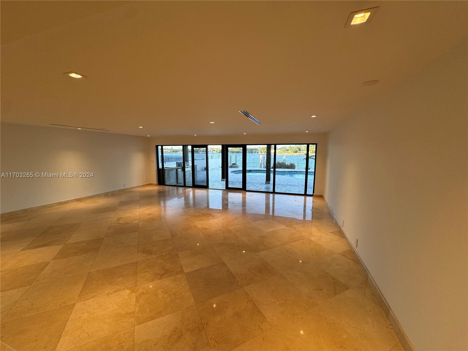 BISCAYNE BEACH-2ND ADDN - Residential
