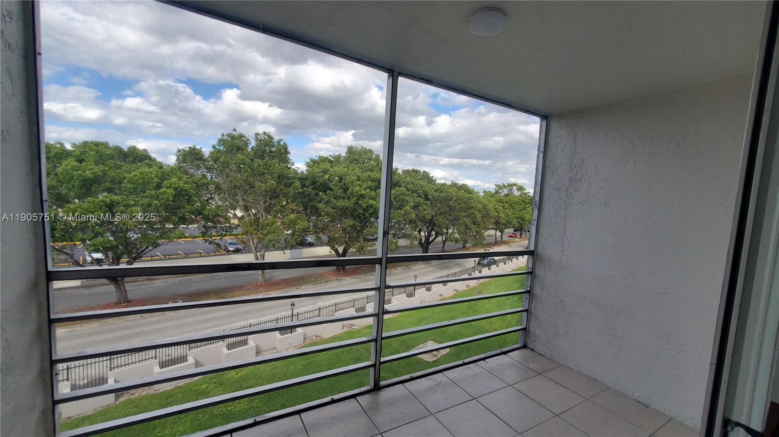 EL CONQUISTADOR NORTH CON - Residential Lease