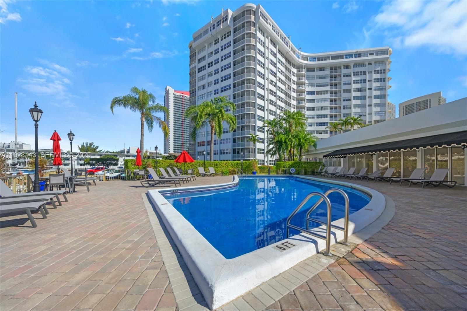 LAKE POINT TOWER CONDOMIN - Residential