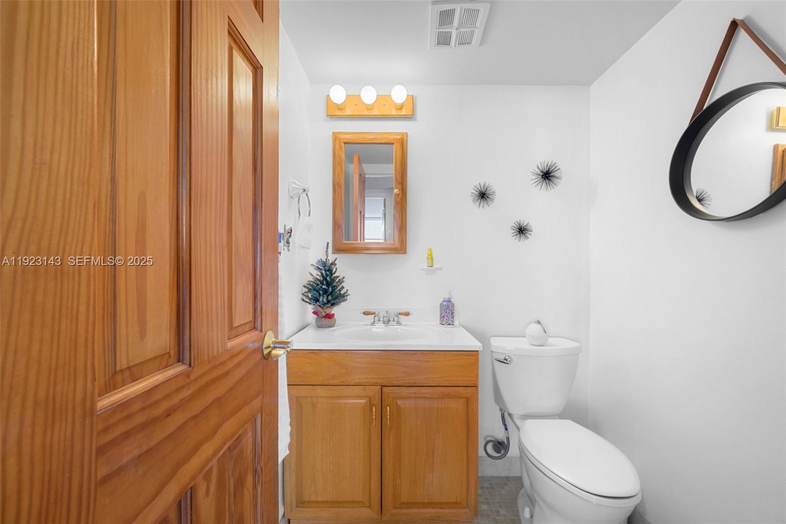 LAKE POINT TOWER CONDOMIN - Residential