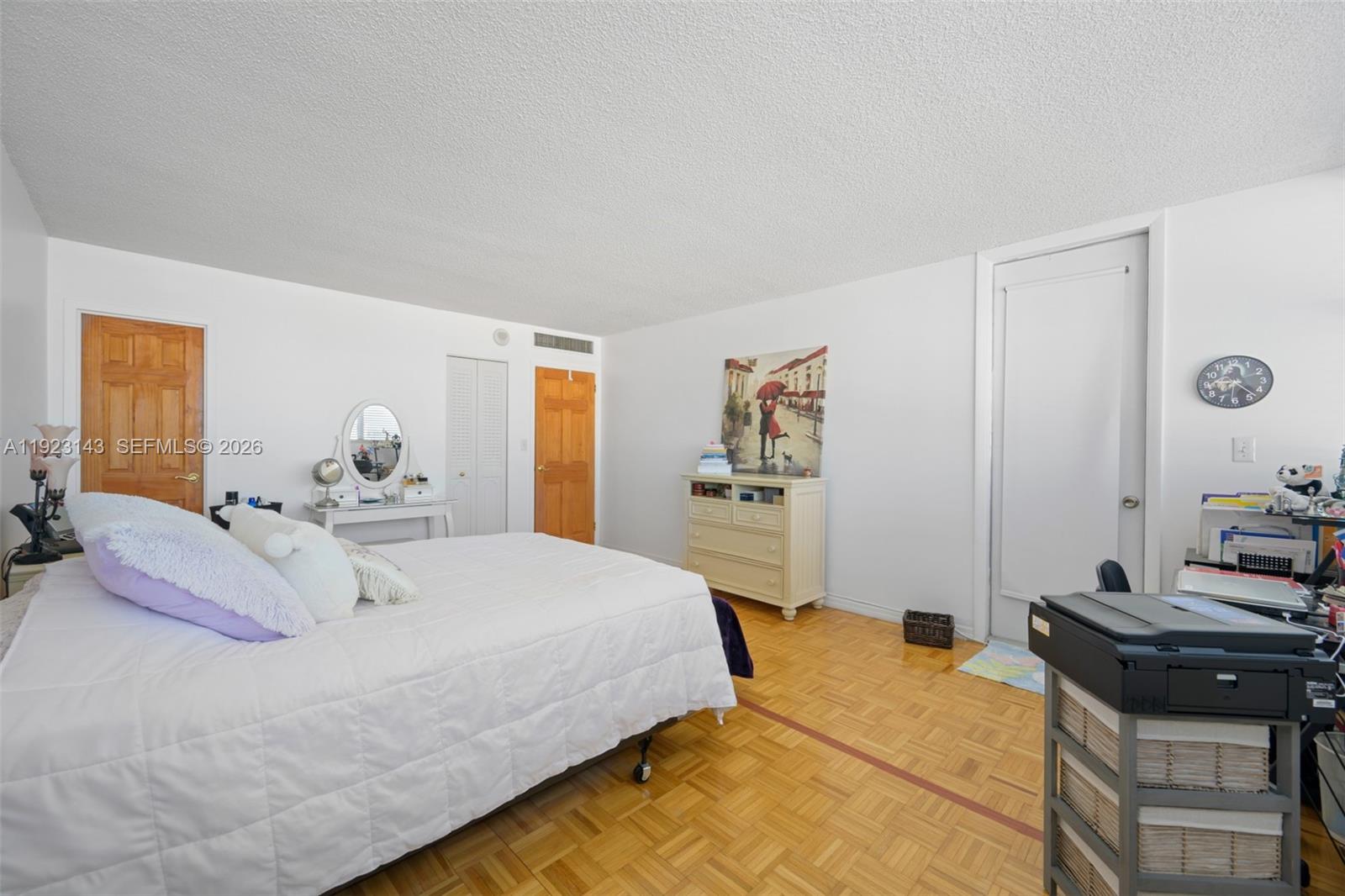 LAKE POINT TOWER CONDOMIN - Residential