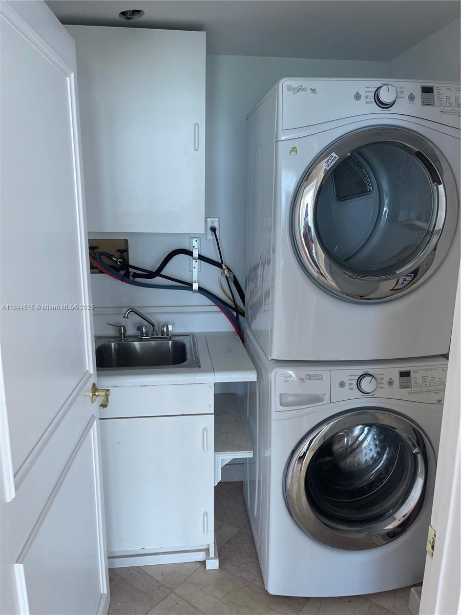 CAPOBELLA CONDOMINIUM - Residential Lease